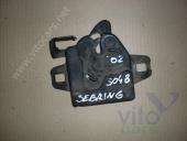 Chrysler Sebring 1 Замок капота Chrysler Sebring Замок капота 2001-2006 2.7 АКПП б/у запчастина в наявності (розбирання)