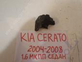 KIA Cerato 1 Выключатель концевой Kia Cerato Выключатель концевой капота 2004-2008 1.6 МКПП Седан б/у запчастина в наявності (розбирання)