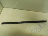 Volvo S40 (1) Накладка Volvo S40 Накладка  стекла внутренняя задняя правая1995-2001 1.8 МКПП седан б/у запчастина в наявності (розбирання)