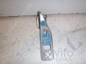 Volkswagen Golf 4 Петля капота VW Golf IV Петля капота правая 1997-2005 1.6 АКПП 5D б/у запчастина в наявності (розбирання)