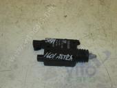 Opel Astra G Активатор замка багажника Opel Astra G Активатор замка багажника 1998-2005 1.6 3-Хетчбек б/у запчастина в наявності (розбирання)