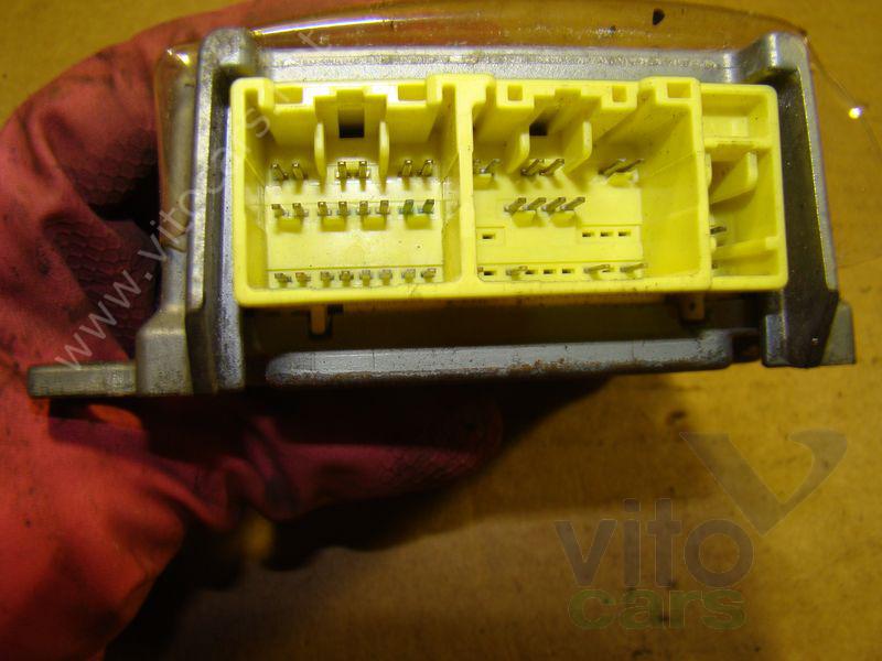 Блок управления AirBag (блок активации SRS) Mitsubishi Pajero/Montero Sport 1 (K9) (с разборки)