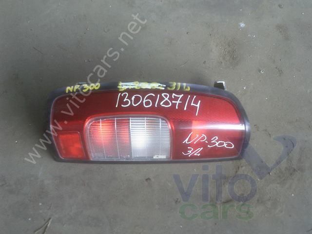 Фонарь левый Nissan NP300 1 (D40) (с разборки)