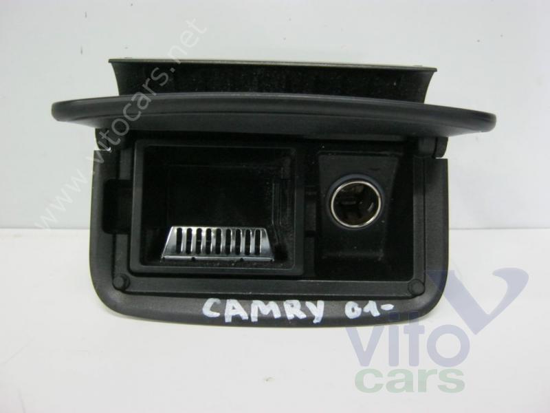 Пепельница Toyota Camry 5 (V30) (с разборки)