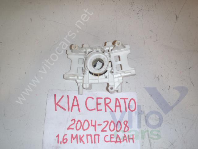 Кронштейн KIA Cerato 1 (с разборки)