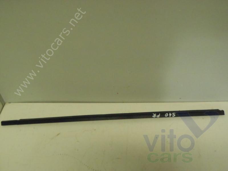 Накладка стекла Volvo S40 (1) (с разборки)