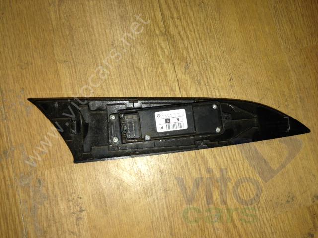 Кнопка стеклоподъемника передняя правая Mazda 3 [BK] (с разборки)