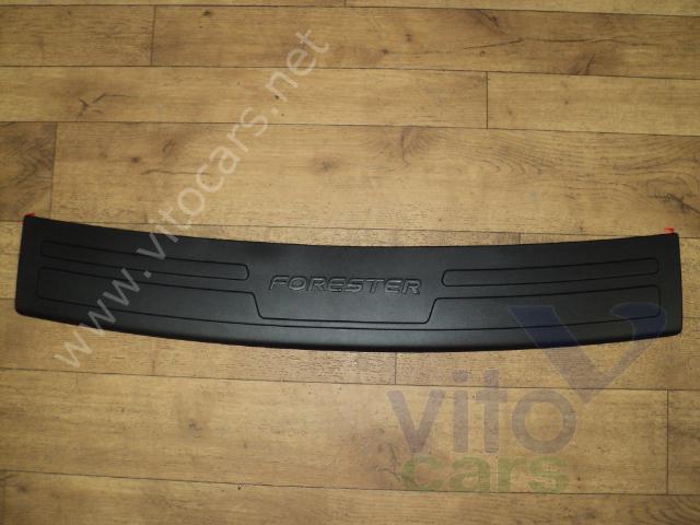 Накладка заднего бампера Subaru Forester 2 (S11) (с разборки)