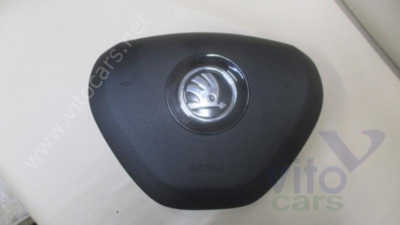 Накладка звукового сигнала (в руле) Skoda Rapid 1 (с разборки)