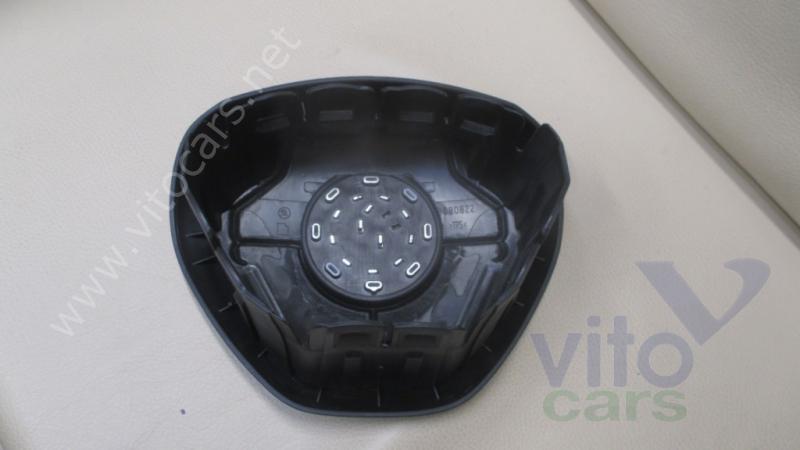 Накладка звукового сигнала (в руле) Skoda Rapid 1 (с разборки)
