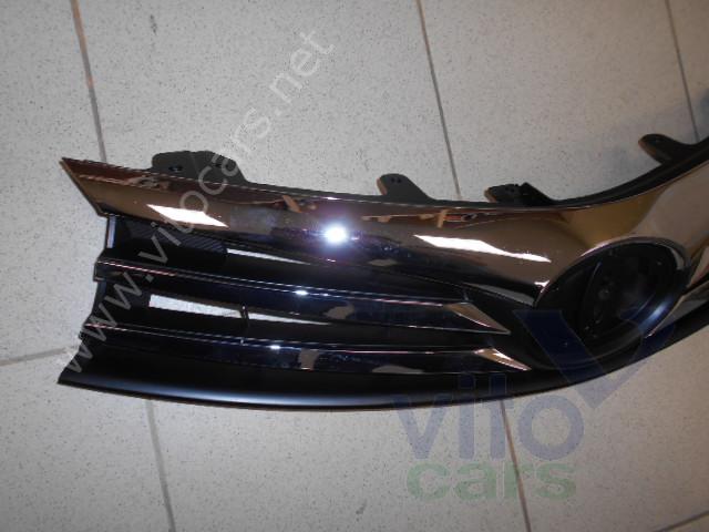 Решетка радиатора Toyota Corolla (E16 - E17) (с разборки)