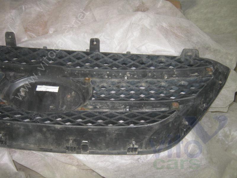 Решетка радиатора KIA Carens (2) (с разборки)