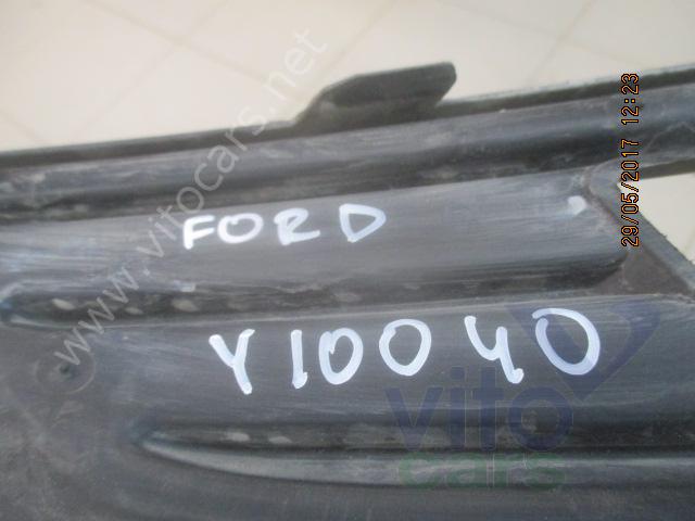 Рамка противотуманной фары правой Ford Focus 3 (с разборки)