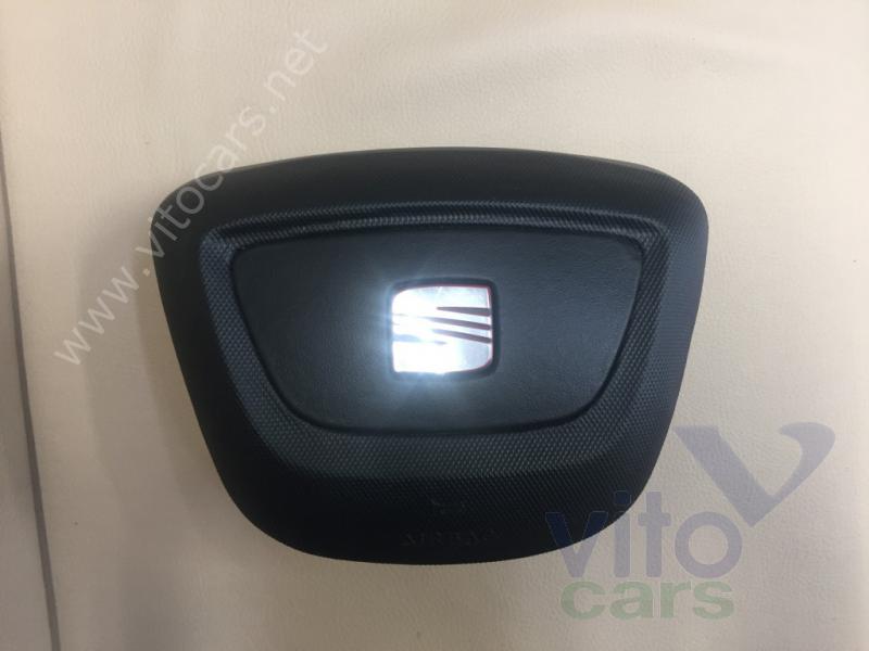 Накладка звукового сигнала (в руле) Seat Leon 2 (1P) (с разборки)