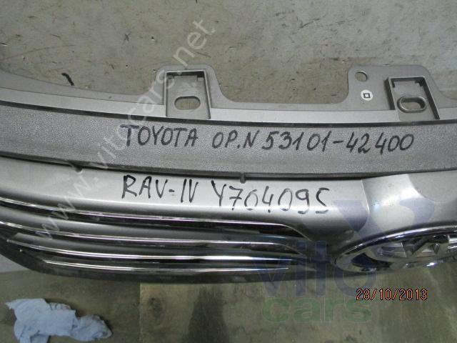 Решетка радиатора Toyota RAV 4 (3) (с разборки)