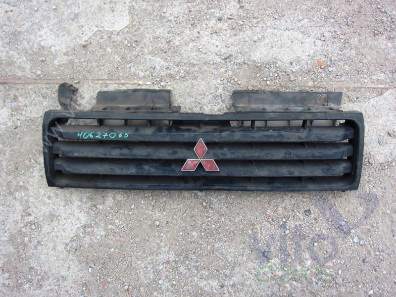 Решетка радиатора Mitsubishi Pajero/Montero 2 (с разборки)